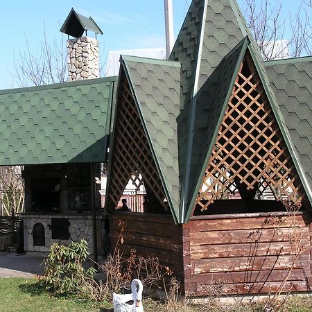 Sadyba Bilya Richky Jaremcze Zewnętrze zdjęcie